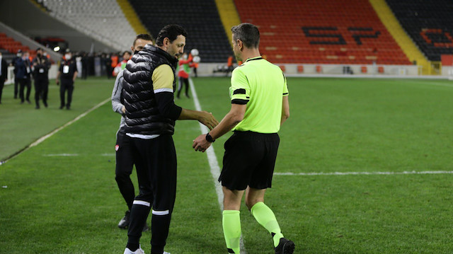 Teknik direktör Erol Bulut, Halis Özkahya'nın kararı sonrası büyük şaşkınlık yaşamıştı.