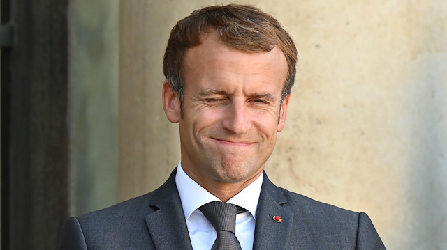 Fransa'da canlı yayında "Macron istifa" diyen kişi psikiyatri servisine yatırıldı.