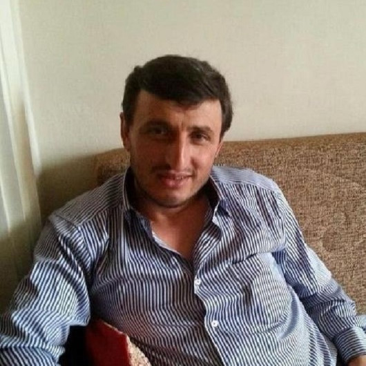 Cani adam boşanmak isteyen eşini çocuklarının gözü önünde katletti: İki aracın arasında kalan kadın öldü