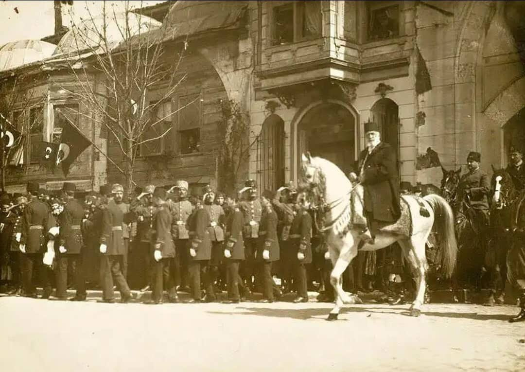 История 000. Османская Империя в 1924. Ипподром вели Эфенди Стамбул. Стамбул 1924 год. Турецкая Республика 1923.