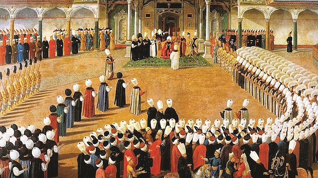 Osmanlı’da cülus töreni Topkapı Sarayı Babüssaade önünde yapılan en önemli ve görkemli törendi.