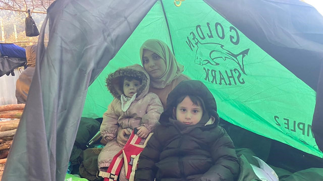 Avrupa'ya gitmek isteyen Belarus sınırındaki Iraklı Kürt anneler beklemeye devam ediyor