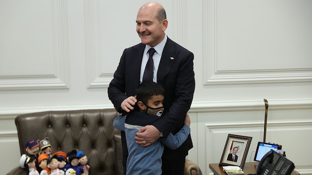 ​Bakan Soylu şehit Ahmet Budak'ın ailesini misafir etti