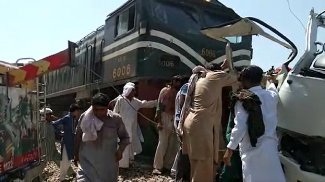 Pakistan tren kazası