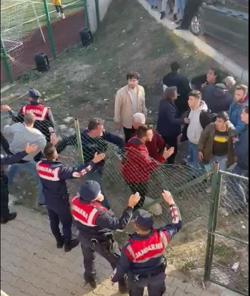 Jandarma ekipleri olayların büyümesini engelledi.