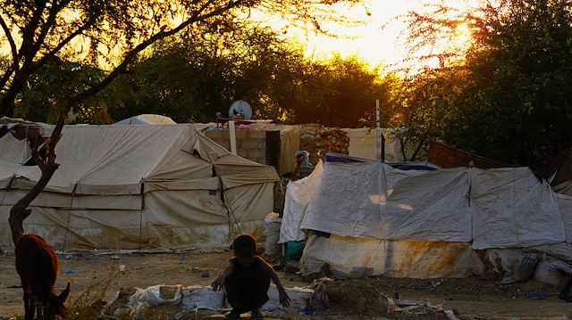 Yemenli sığınmacılar derme çatma çadırlarda yaşam savaşı veriyor