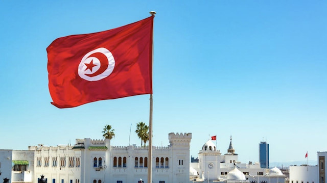 تونس.. أوامر رئاسية بإعفاء 15 دبلوماسيًا