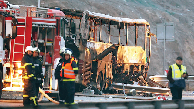 Yanan otobüste Kuzey Makedonya vatandaşı 12’si çocuk 46 kişi yanarak can verdi. 7 kişi yaralandı.