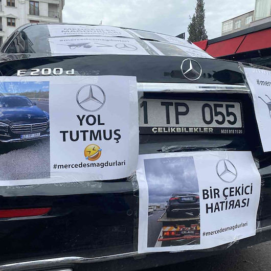 Milyonluk araç 2 kez yolda kalınca sahibi böyle protesto etti