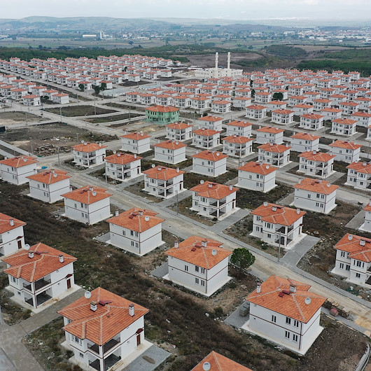 Türkiyede bir ilk: Şehir değiştiren köy yeni yerine taşınmak için gün sayıyor