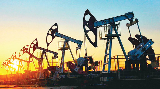 Türkiye’nin günlük ham petrol üretim ortalaması 65 bin 328 varil, doğal gaz üretimi ise 1.15 milyon metreküp.