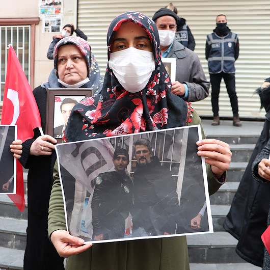 Evlat nöbetindeki abla Zekiye Bozdağdan HDPye tepki: Garo Paylan kardeşimi dağa gönderdi