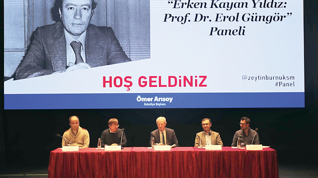 Prof. Dr. Erol Güngör; doğumunun 83’üncü yılında, Zeytinburnu Kültür ve Sanat Merkezi’nde anıldı. 