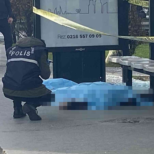 Sevgilisi Vuramazsın dedi: Otobüs durağında kendisini vurdu