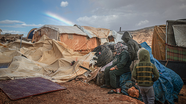 İdlib'deki sığınmacıların çadırları fırtına nedeniyle yıkıldı