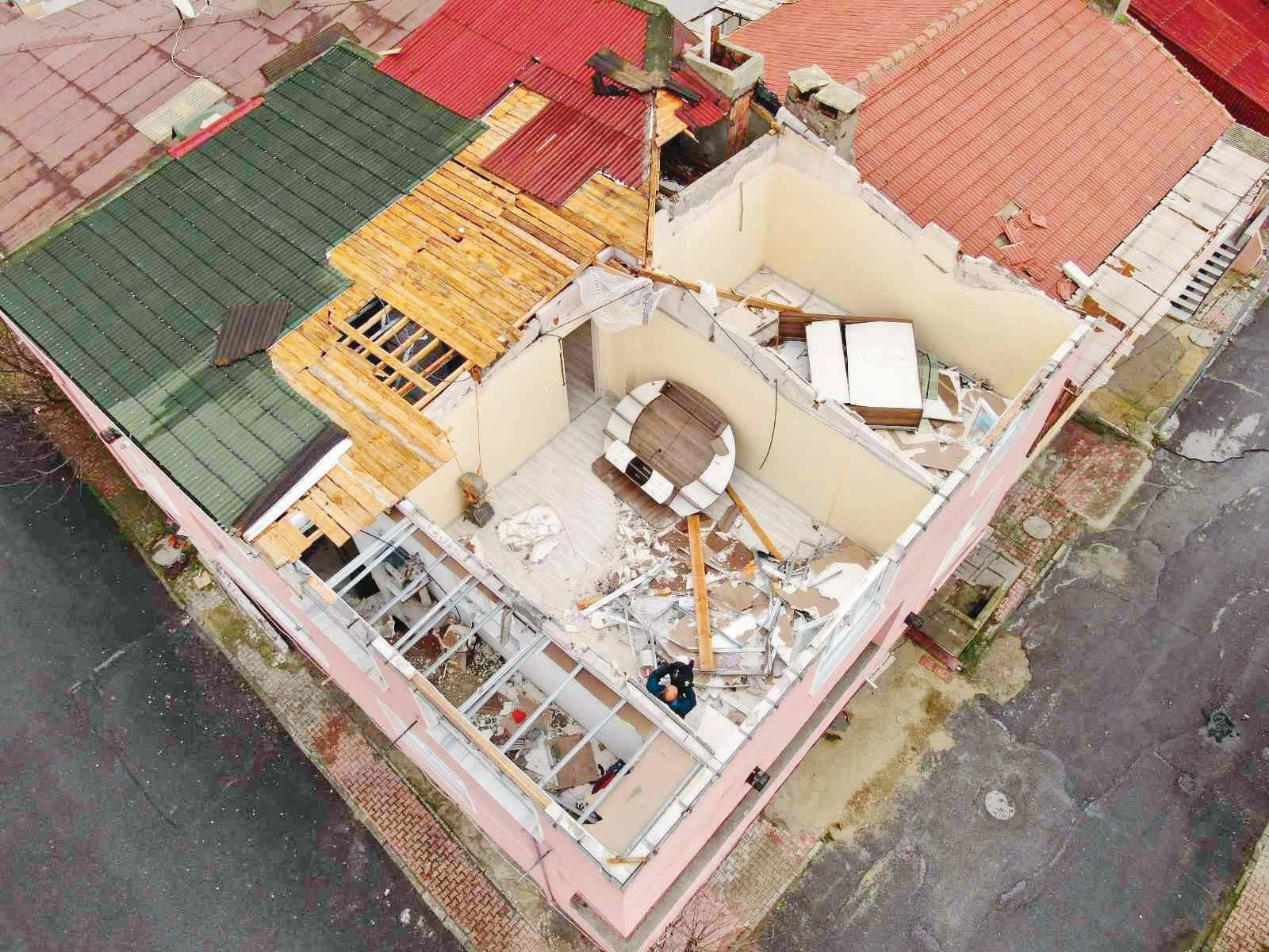 İstanbul Arnavutköy’deki nmanzara deprem sonrasıngörüntüleri andırdı.