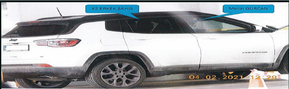 Gürcan ve “X2” olarak kodlanan istihbaratçı, AVM notoparkında araç içinde görüşürken de kameralara yakalandı.