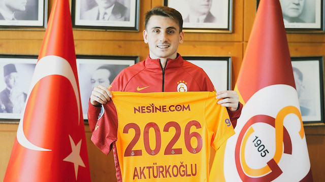 Kerem Aktürkoğlu, Galatasaray ile 2026 yılına kadar yeni sözleşme yaptı.