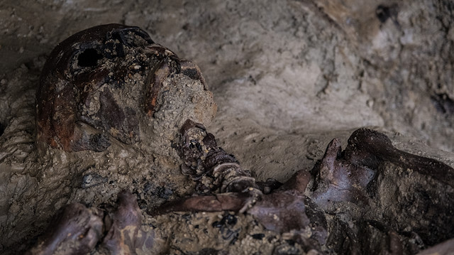 Antik Roma kenti Herculaneum'da yanardağdan kaçarken ölen 2 bin yıllık erkek iskeleti bulundu