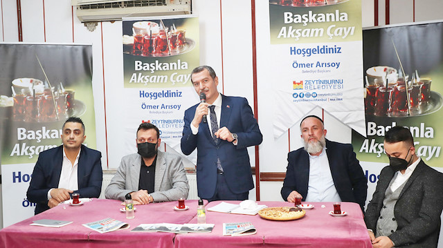 Zeytinburnu Belediye Başkanı Ömer Arısoy, Çırpıcı Mahallesi’nde vatandaşları dinledi.