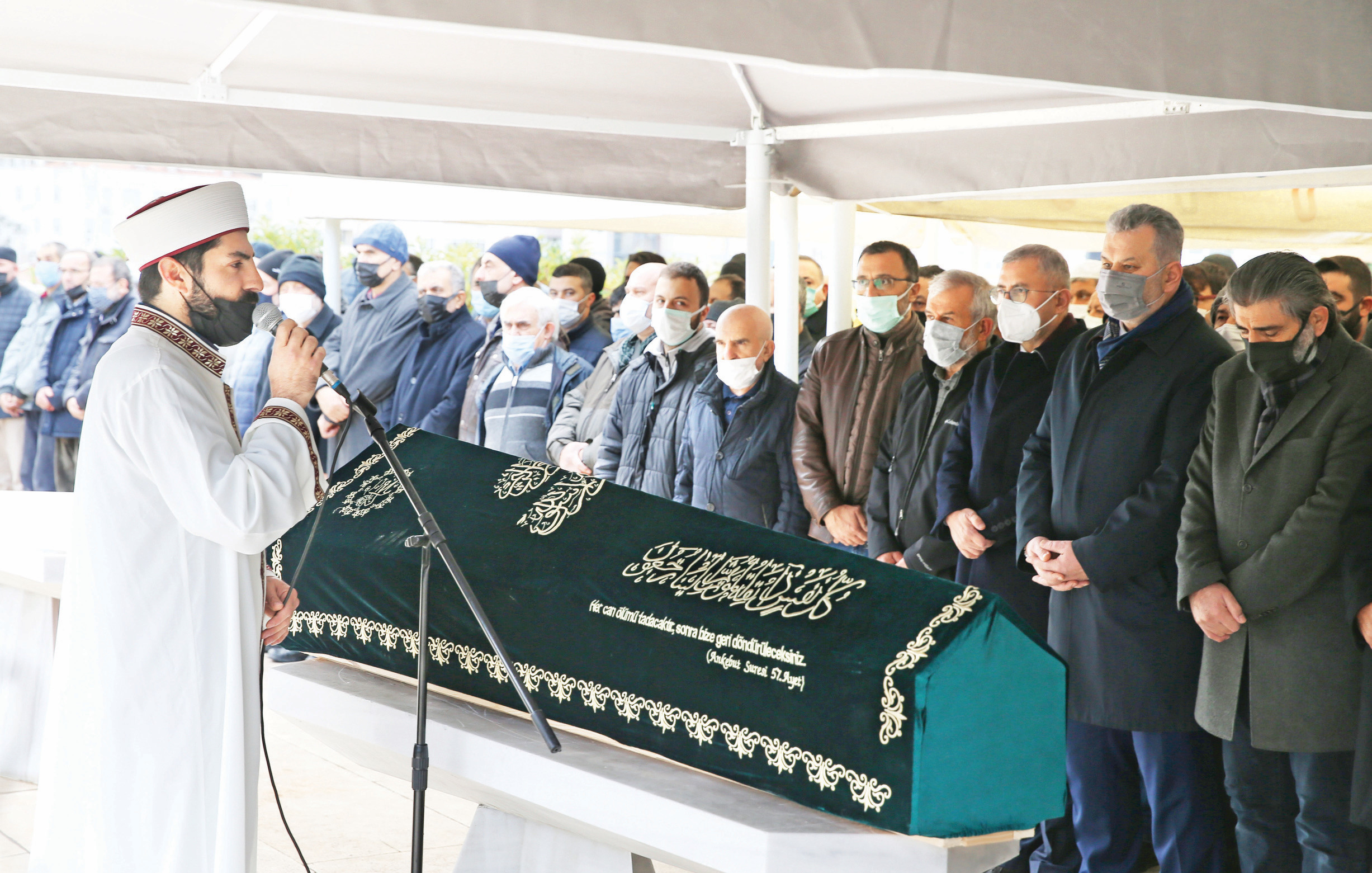 Gazeteci Yılmaz Yalçıner son yolculuğuna uğurlandı.