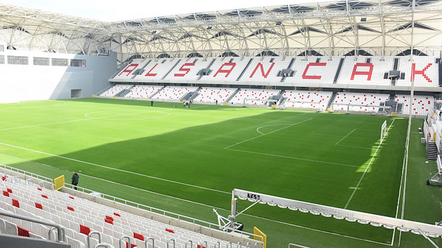 Alsancak Mustafa Denizli Stadı 14 bin seyirci kapasitesine sahip