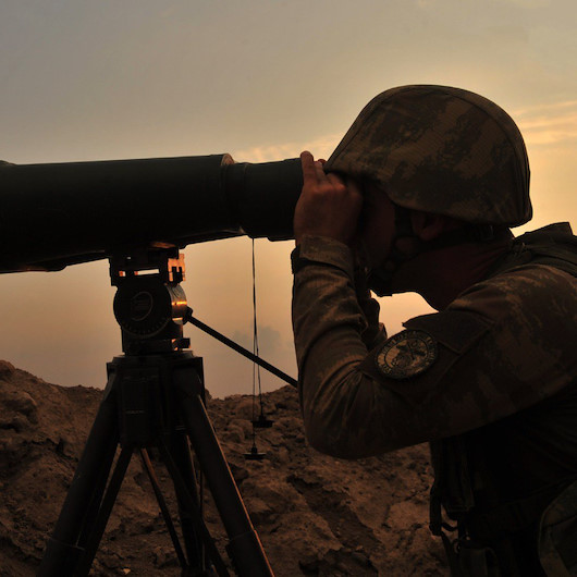 PKK'den kaçan bir terör örgütü mensubu bugün güvenlik güçlerine teslim oldu