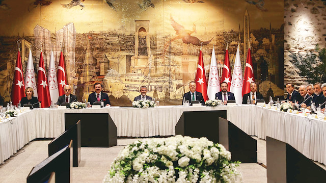 Hazine ve Maliye Bakanı Nureddin Nebati, iş dünyasının temsilcileriyle İstanbul’da bir araya geldi. 