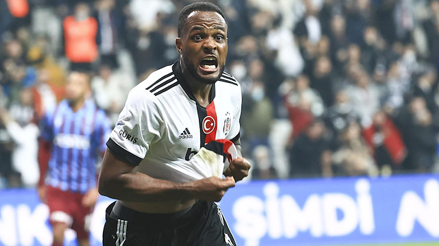 Larin bu sezon çıktığı 18 maçta 6 gol ve 1 asist ile oynadı