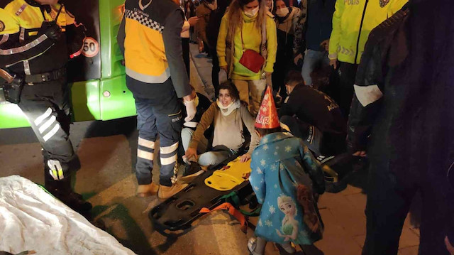 Büyük bir korku ve panik yaşayan Sahar Nasırzadedaryoni, 112 Acil Sağlık ekiplerinin olay yerinde yaptığı ilk müdahalenin ardından ambulansla hastaneye sevk edildi.