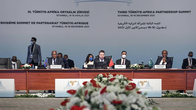 Türkiye-Afrika Ortaklık Zirvesi ikinci gününde düzenlenen oturumlarla devam ediyor