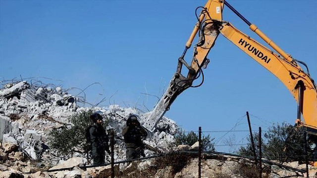 جيش الاحتلال الإسرائيلي يخطر بهدم منزل عائلة فلسطينية يتهمها بقتل مستوطن