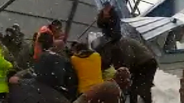 Gürcistan'da Türk işçilerin de çalıştığı şantiyenin çatısı çöktü
