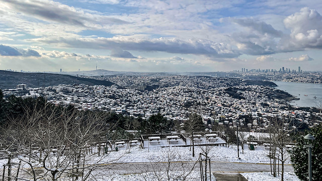 İstanbul'da kar yağışı sonrası bazı bölgelerde beyaz örtü oluştu