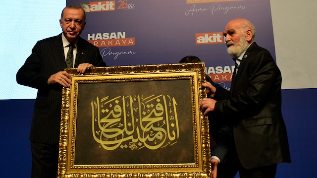 Cumhurbaşkanı Erdoğan'a takdim edilen Hattat İbrahim Şengül tarafından işlenen tablo.