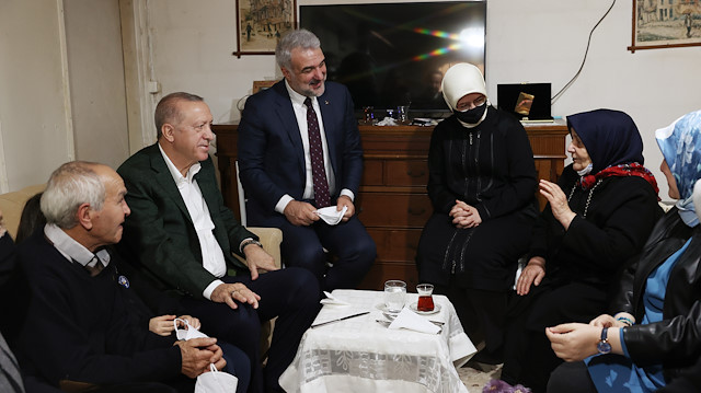 Cumhurbaşkanı Erdoğan Hatem Kurt’u evinde ziyaret etti.
