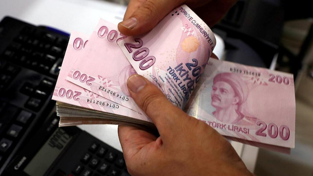 Geçtiğimiz günlerde KDV ile ilgili bir çalışmalarının olduğunu dile getiren Hazine ve Maliye Bakanı Nureddin Nebati, " Piyasa şok geçirecek KDV ile ilgili. KDV'nin sadeleştirilmesi, piyasadaki üretici, tüketici dahil olmak üzere herkesin ittifak edeceği bir yalın sistem getireceğiz." ifadelerini kullanmıştı.
