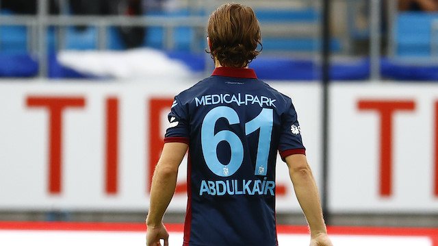 Abdulkadir Parmak, Trabzon'un plakası olan 61 numaralı formayı giyiyordu.