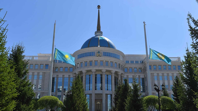 Kazakistan'da ulusal yas: Bayraklar yarıya indirildi