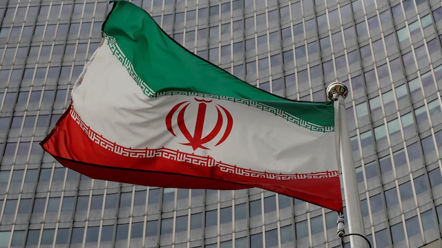 Seyahat kısıtlaması kalktı: İran komşu ülkelere kapılarını açtı