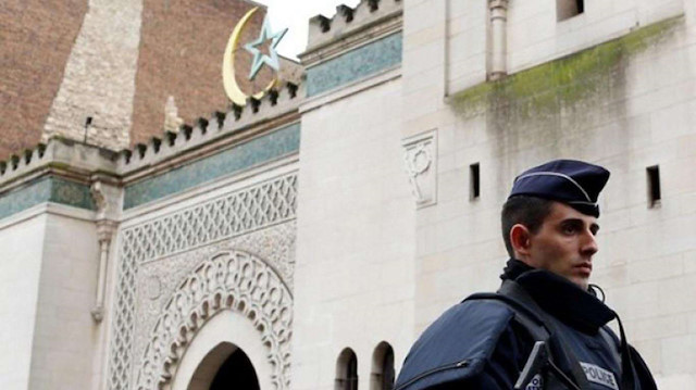 Fransa'nın Cannes şehrinde bir cami "antisemitizm" iddiasıyla kapatılıyor
