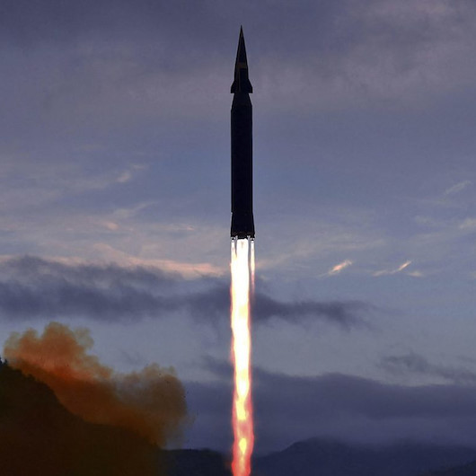 Kuzey Kore bin kilometre mesafedeki hedefi başarıyla vuran hipersonik füze denedi