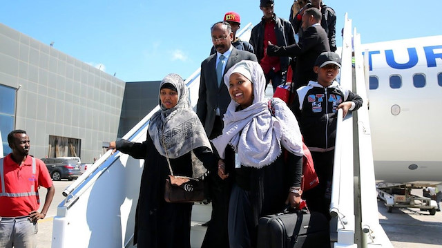 مقديشو تعيد 97 مهاجرًا صوماليًا من ليبيا إلى بلادهم