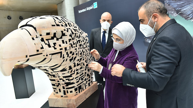 ‘Sıfır Atık Projesi’nden ilham alınarak Artwist “Artıktan Sanata” projesini hayata geçiren İGA, Emine Erdoğan tarafından ülke çapında başlatıldı.