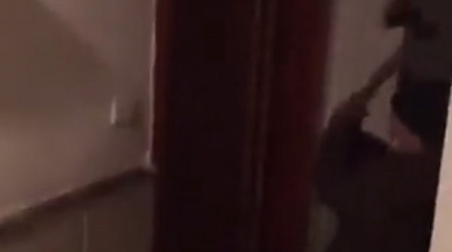  Bayrampaşa'da ev sahibi  kira artışını kabul etmeyen Suriyeli kiracının evine baltayla saldırdı.