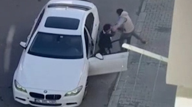 Pendik'te silahlı yol verme kavgası kamerada