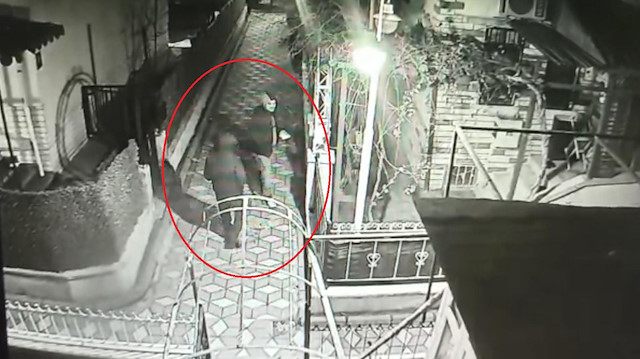 Ankara’da villa hırsızları kamerada