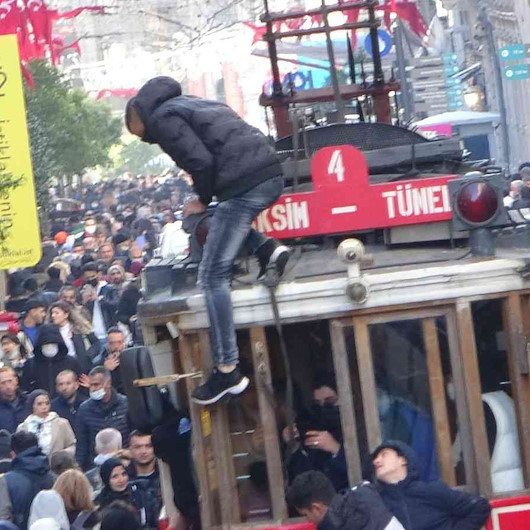 Taksimde yürekleri ağza getiren anlar