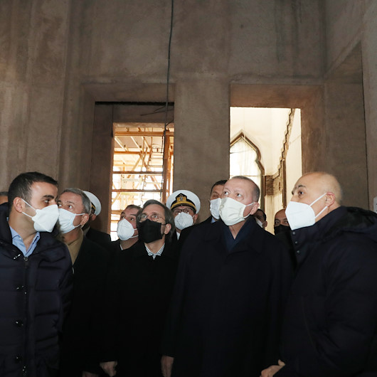 Cumhurbaşkanı Erdoğandan sürpriz ziyaret: Divanhane binasını inceledi