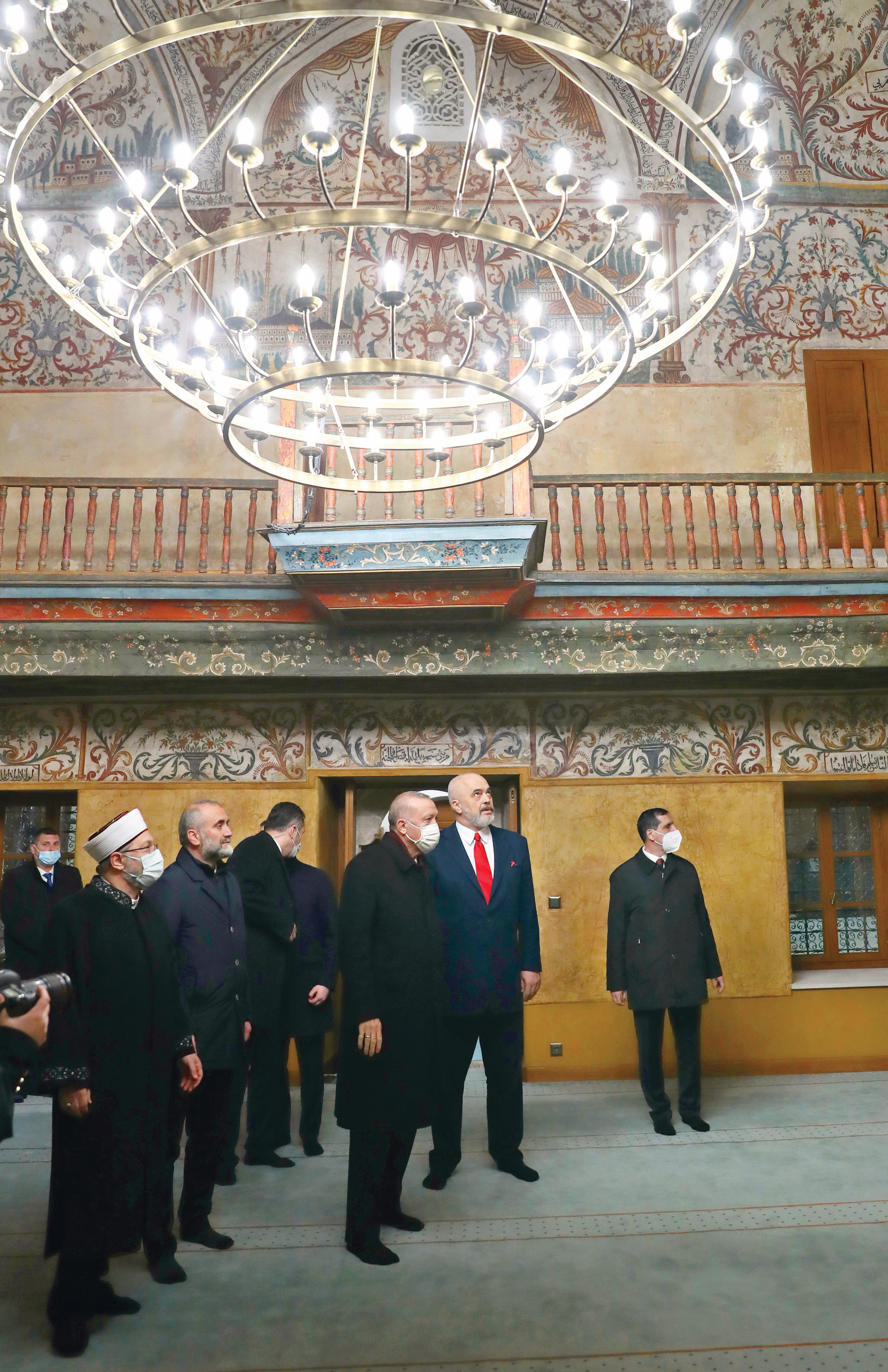 TİKA’nın restore ettiği Ethem Bey Camisi’nin açılışını Cumhurbaşkanı Erdoğan ve Edi Rama ile yaptı.